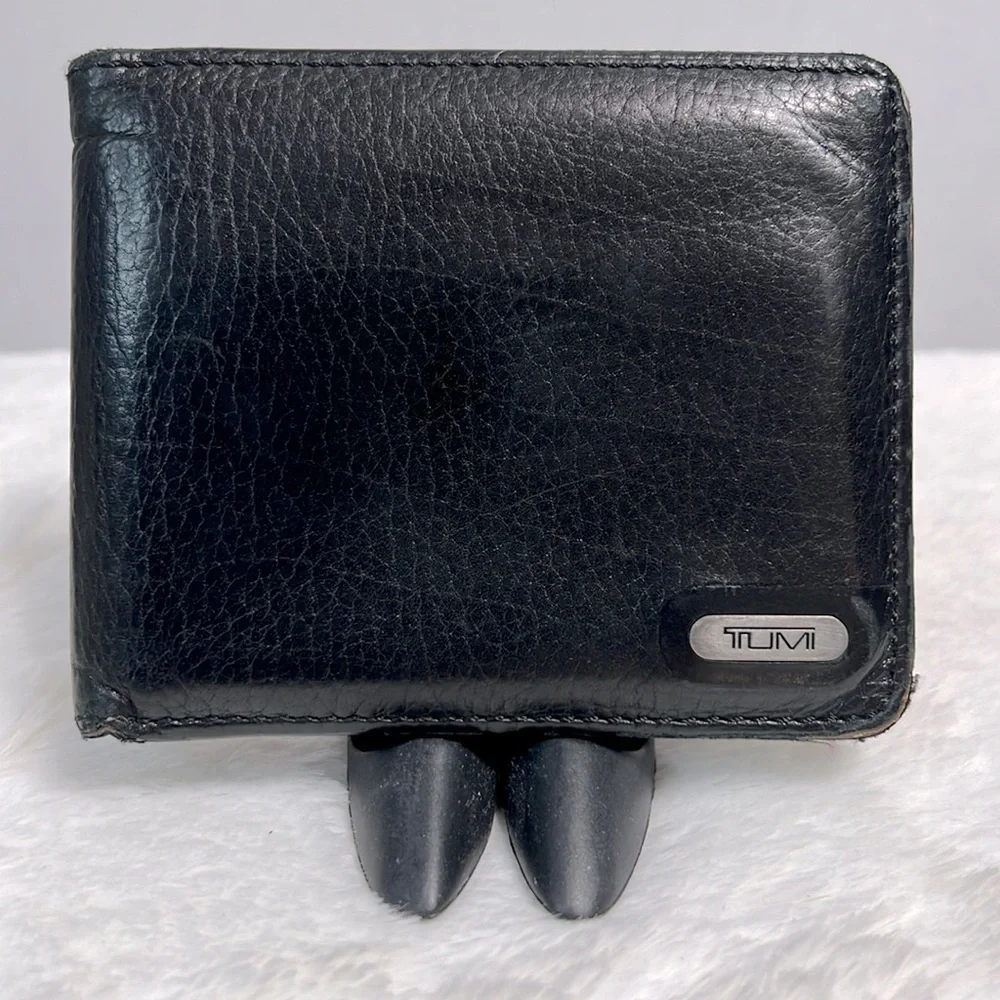 Men's Tumi Black Leather Slim Wallet